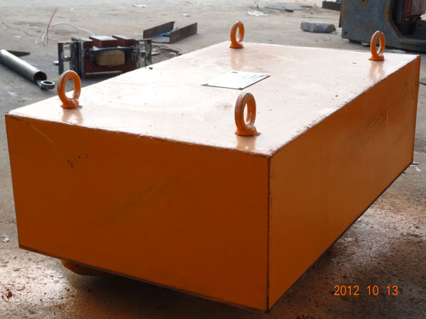 懸掛式永磁除鐵器發(fā)貨現(xiàn)場